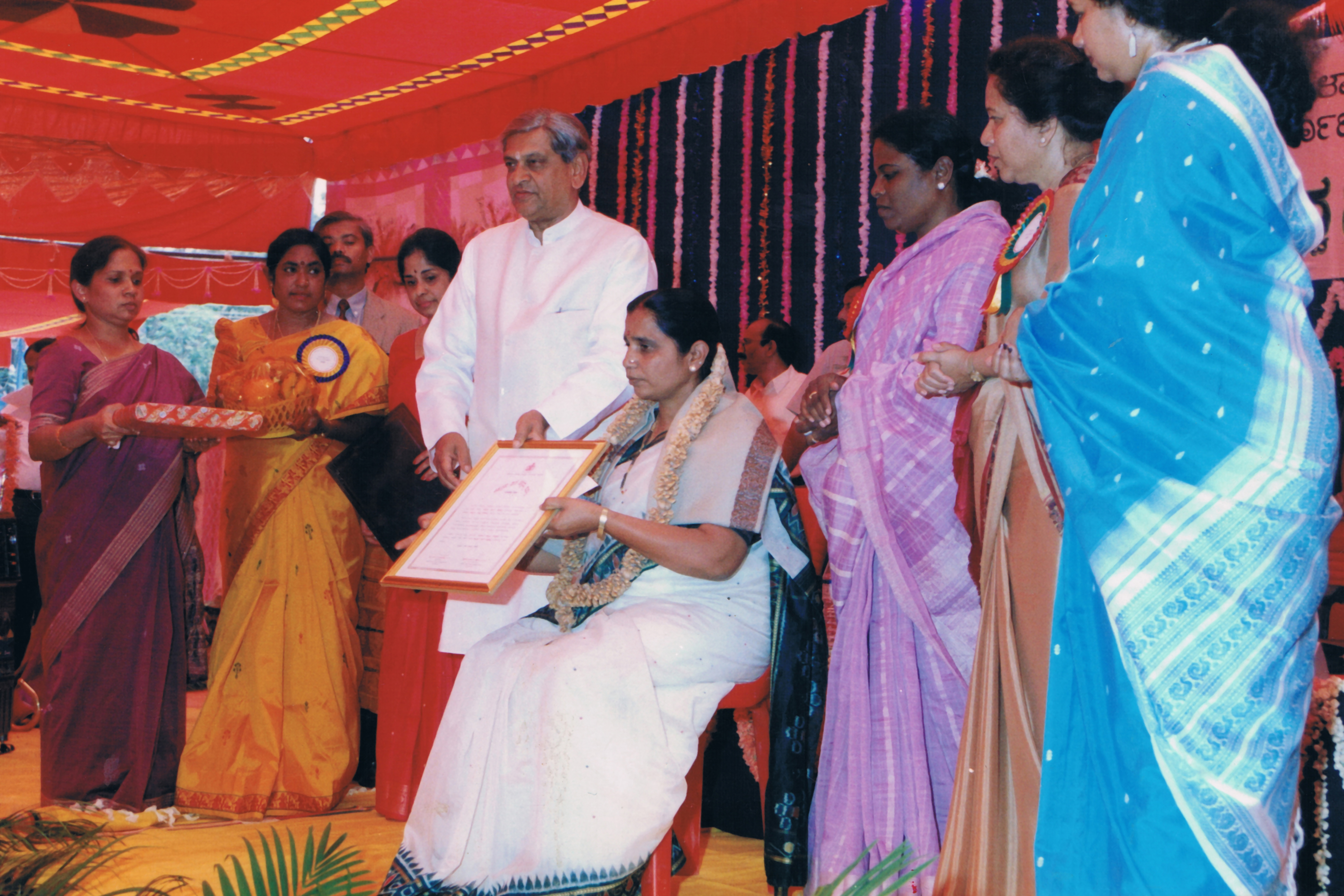 /media/womenswelfaresociety/IND-00003-WWSBELAGAVI-AWARDS-State_Award_for_Women_Welfare_1999_by_Govt._of_Karnataka.JPG.jpg